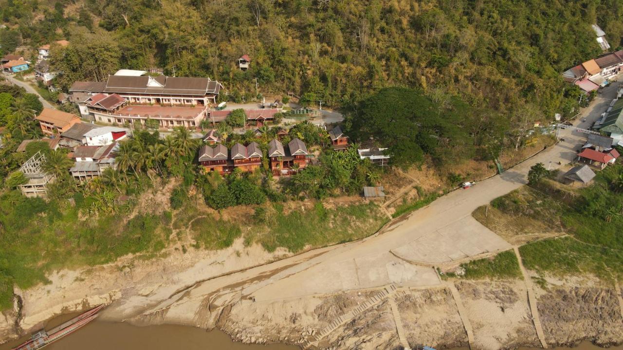 Mekong Riverside Lodge Pakbeng Exterior photo