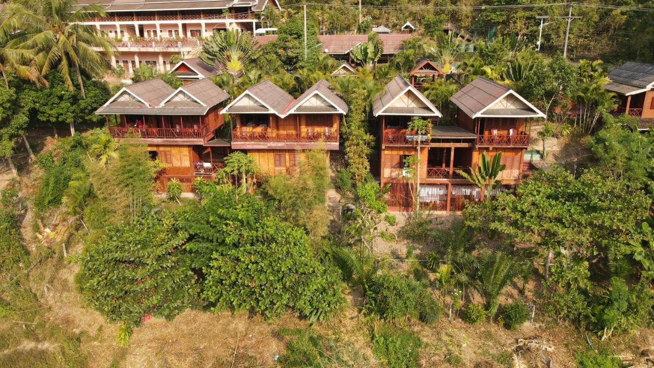 Mekong Riverside Lodge Pakbeng Exterior photo