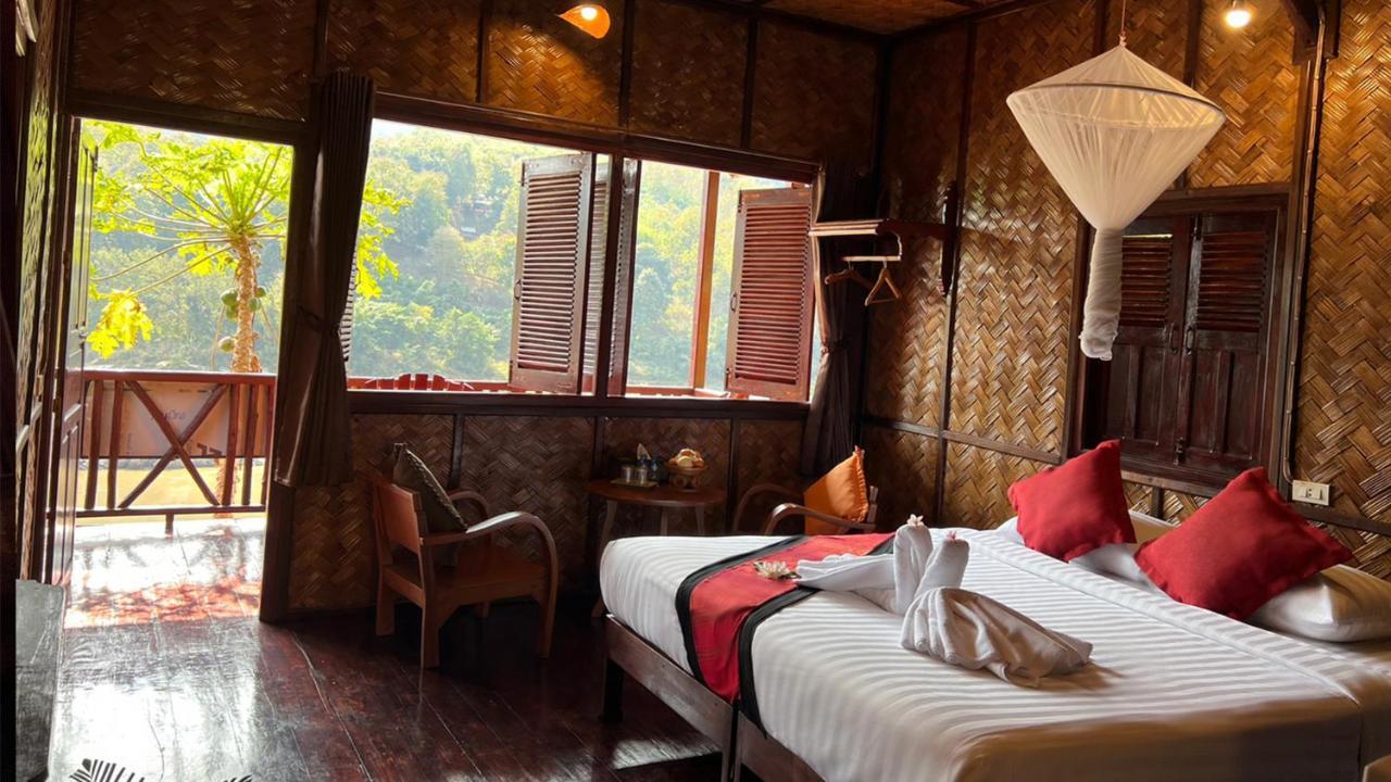 Mekong Riverside Lodge Pakbeng Exterior photo