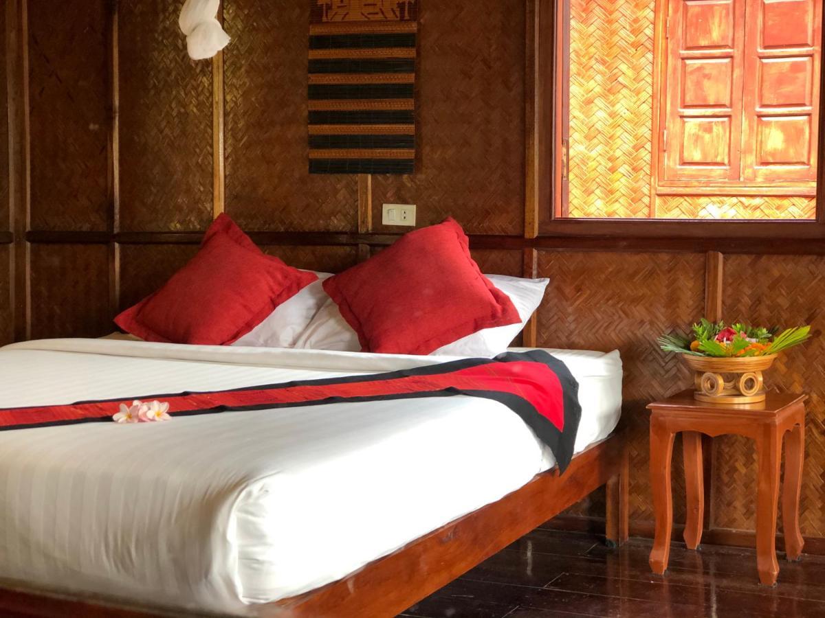 Mekong Riverside Lodge Pakbeng Exterior photo